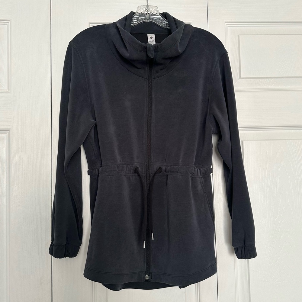 Lululemon Softstreme Cinch-Waist Full-Zip Jacket in Graphite Grey - Size 4